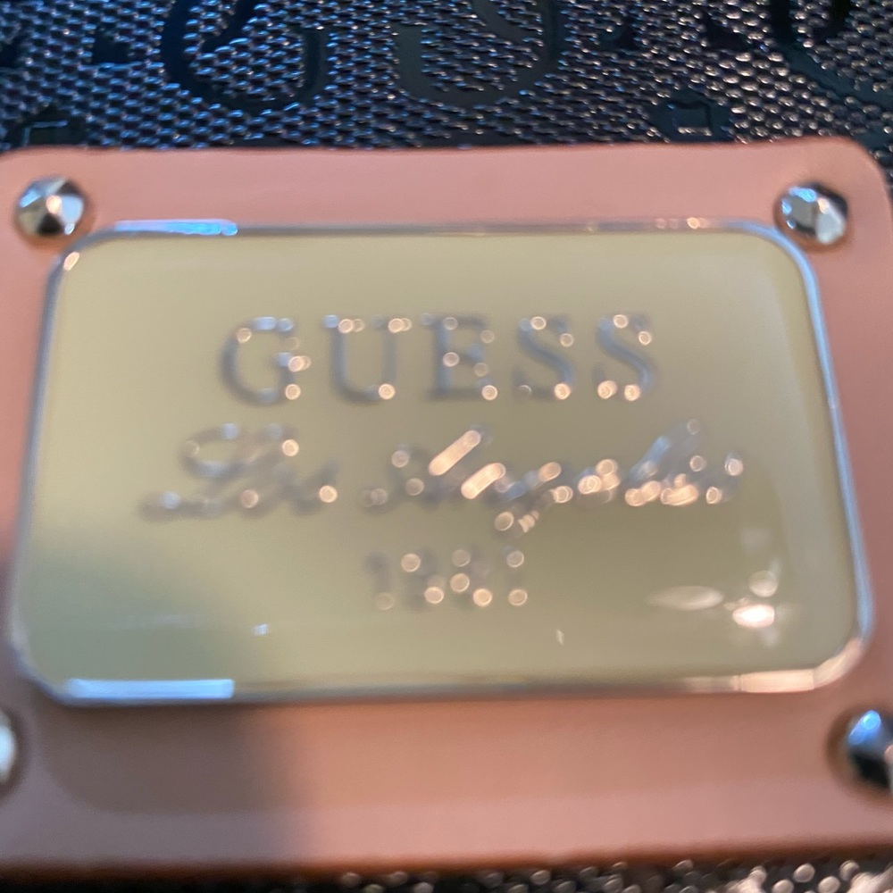 Guess purse - Picture 2 of 5